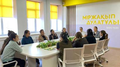 4-сыныптар арасында пән мұғалімдері сабақтарға қатысып, тәжірибе алмасу жұмыстарын жүргізді. 